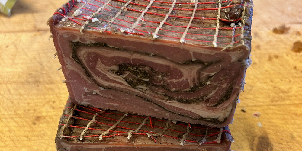 ½ Lamme rullepølse m/ persille